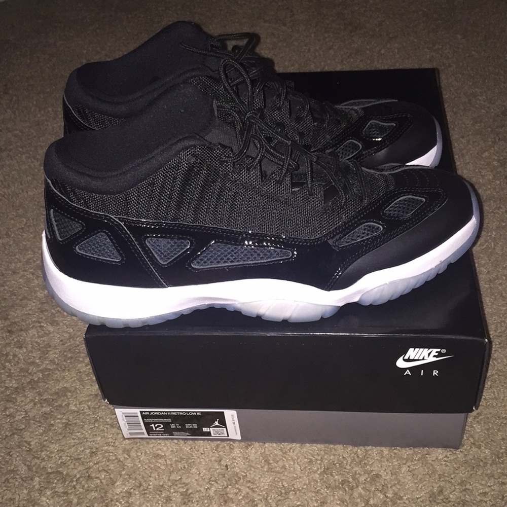 Air Jordan a Retro 11 low IE